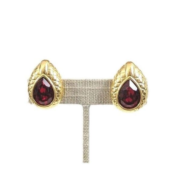 Red Faceted Tear Shape Gold Toned Clip On Earrings - Signed Swarovski Swan Stamp - Picture 1 of 12